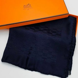 美品 ★HERMES★ ミニスカーフ ポケットチーフ カレ40 Hロゴ ネイビー 美品 ★HERMES★ ミニスカーフ ポケットチーフ カレ40 Hロゴ ネイビー