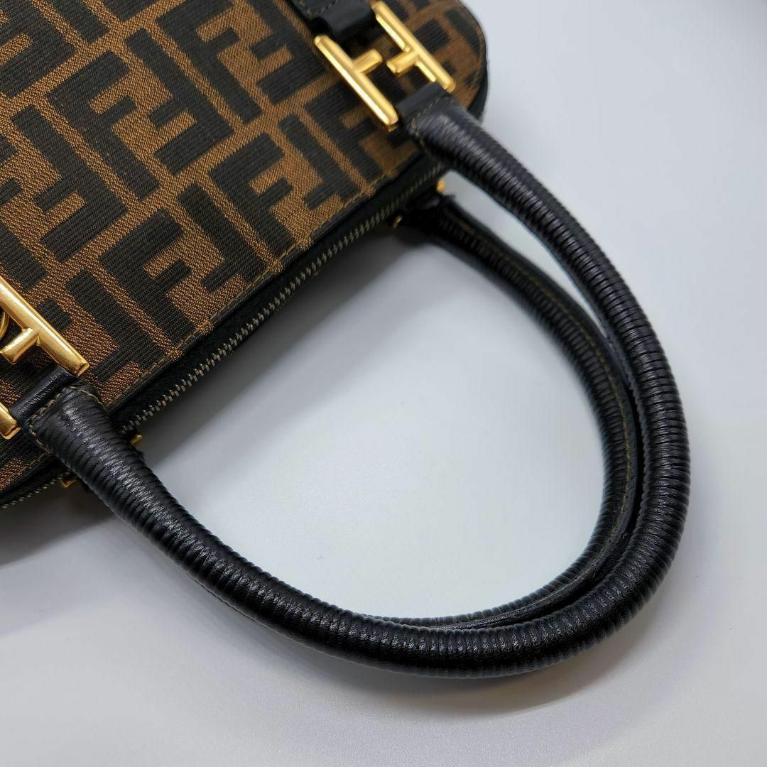 FENDI(フェンディ)の超希少 FENDI ズッカ柄 ハンドバッグ ゴールド金具 付属品付 ロゴ レディースのバッグ(ハンドバッグ)の商品写真