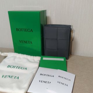 ボッテガヴェネタ(Bottega Veneta)の付属品有　ボッテガヴェネタ　マキシイントレチャート　コンパクトウォレット グレー(財布)