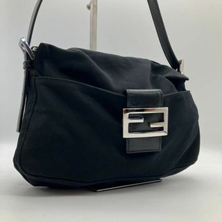 フェンディ(FENDI)の【定番人気】FENDI マンマバケット　ワンショルダー　シルバー金具　黒　レザー(ショルダーバッグ)