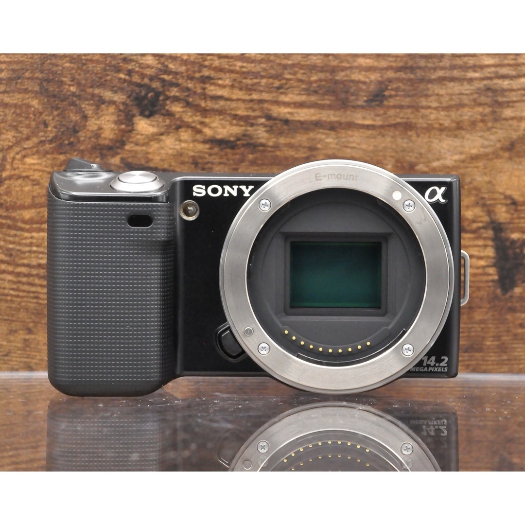 SONY(ソニー)のミラーレス一眼　SONY NEX5 レンズ付き　動作品 スマホ/家電/カメラのカメラ(ミラーレス一眼)の商品写真