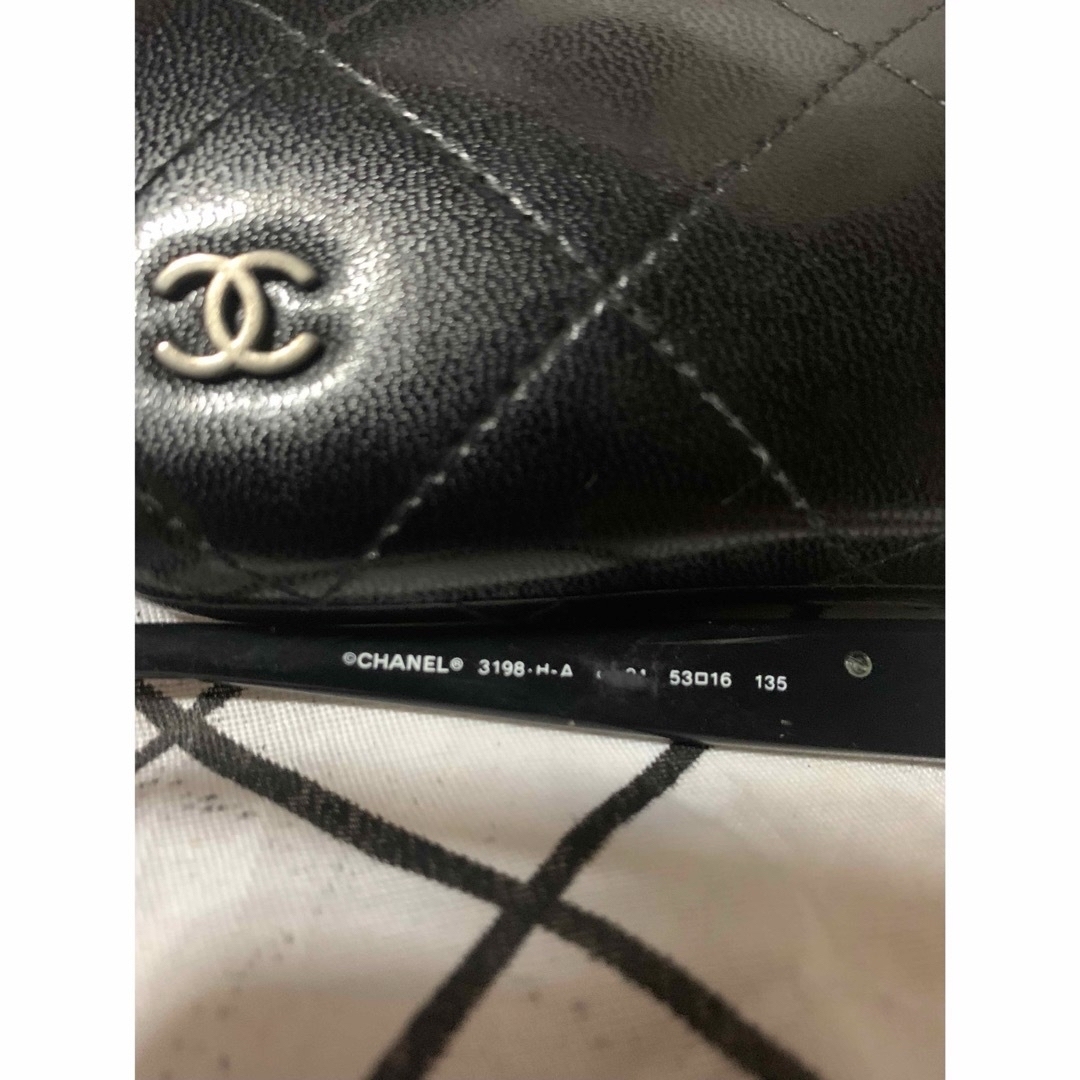 CHANEL(シャネル)のシャネル CHANEL 眼鏡 白いカメリア 可愛い 極美品 レディースのファッション小物(サングラス/メガネ)の商品写真