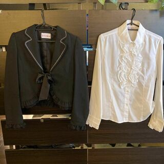 LITTLE LEAD　黒のジャケット　白のブラウス　セット(ジャケット/上着)