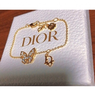 クリスチャンディオール(Christian Dior)のDior 蝶 ロゴ ブレスレット ゴールドbutterfly  Dior 可愛い(ブレスレット/バングル)