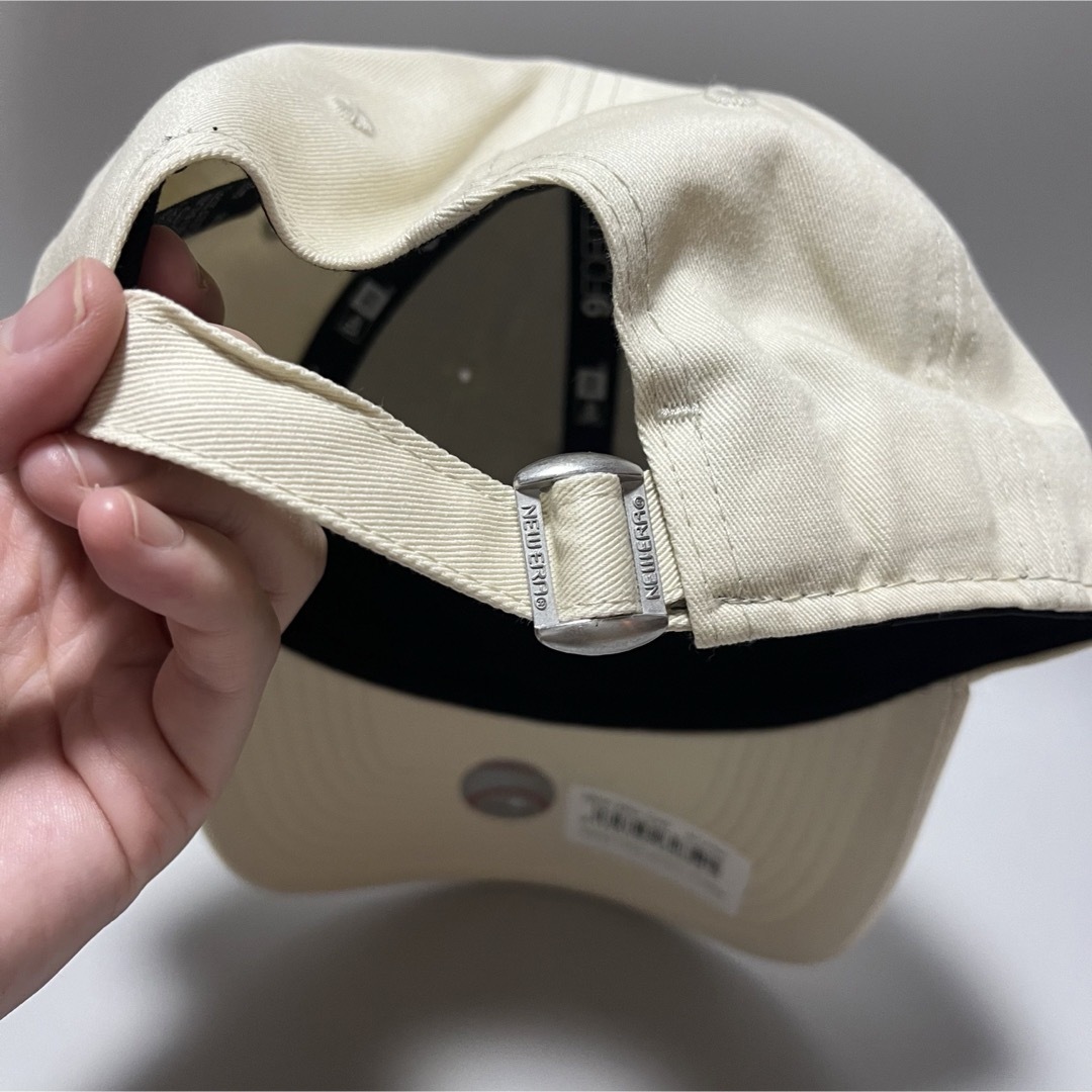 NEW ERA(ニューエラー)の期間限定　値下げ　ニューエラ　キャップ　NYヤンキース　オフホワイト レディースの帽子(キャップ)の商品写真