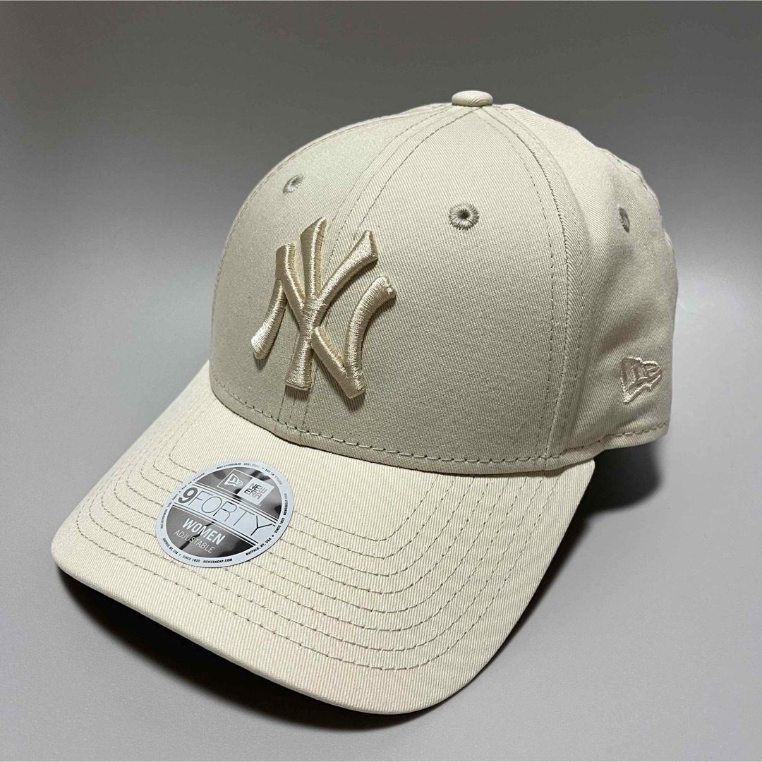 NEW ERA(ニューエラー)の期間限定　値下げ　ニューエラ　キャップ　NYヤンキース　オフホワイト レディースの帽子(キャップ)の商品写真