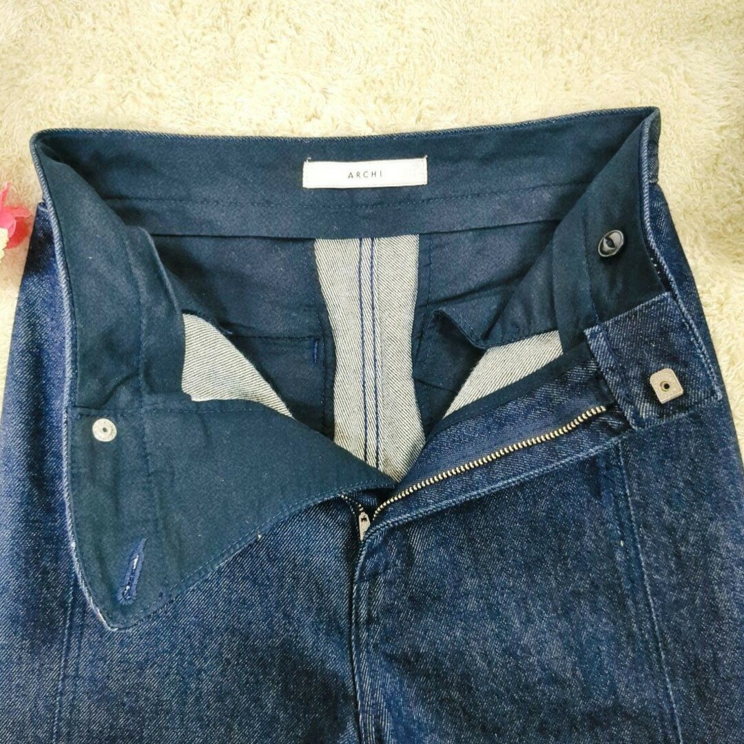 archi(アーキ)の【完売品】 ARCHI　アーキ　デニム　LINDEN DENIM PANTS レディースのパンツ(デニム/ジーンズ)の商品写真