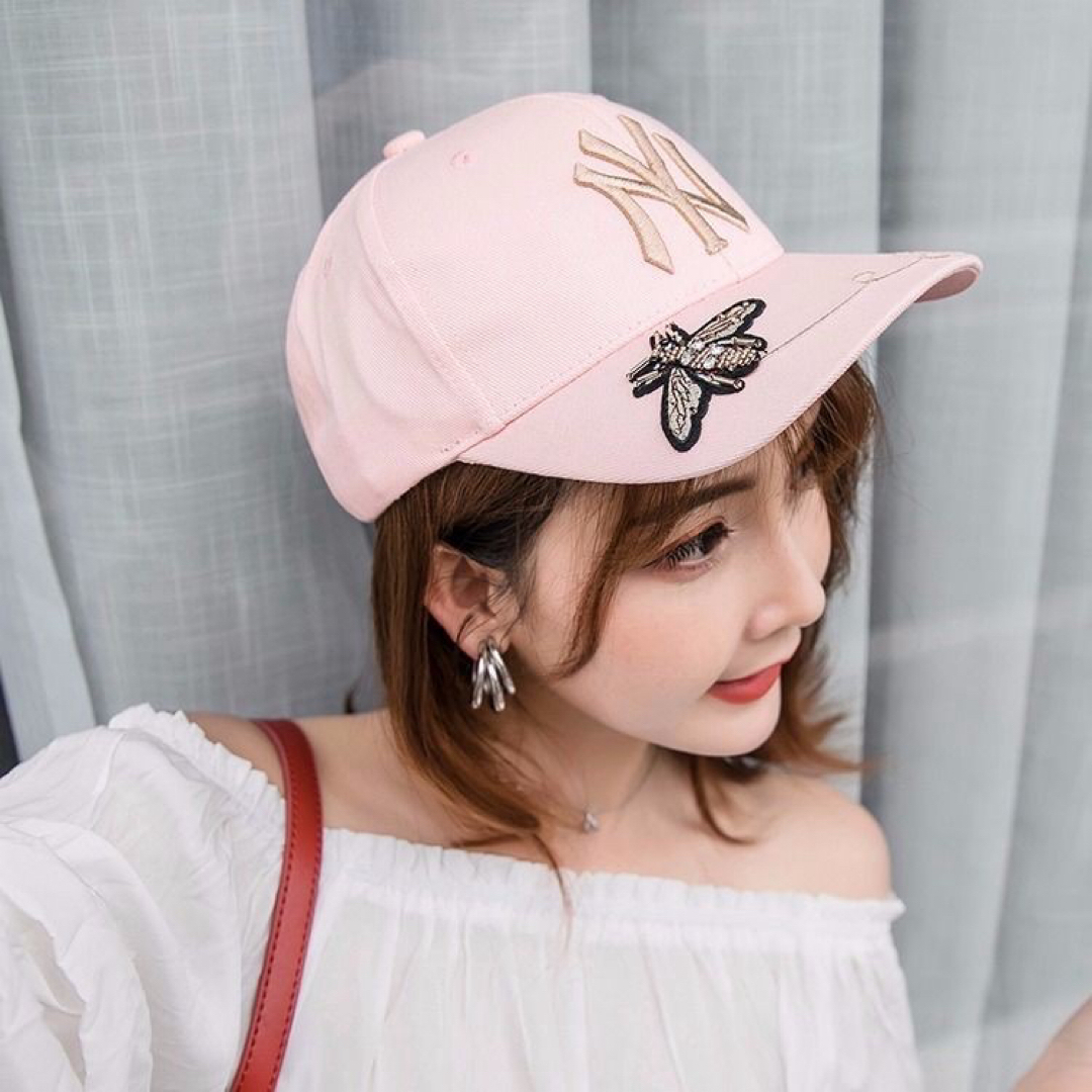 MLB(メジャーリーグベースボール)のMLB Korea NY Gold Bee Cap Pink 金の蜂 キャップ レディースの帽子(キャップ)の商品写真