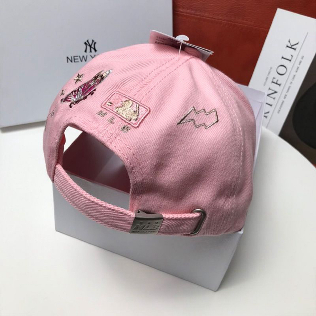 MLB(メジャーリーグベースボール)のMLB Korea NY Gold Bee Cap Pink 金の蜂 キャップ レディースの帽子(キャップ)の商品写真