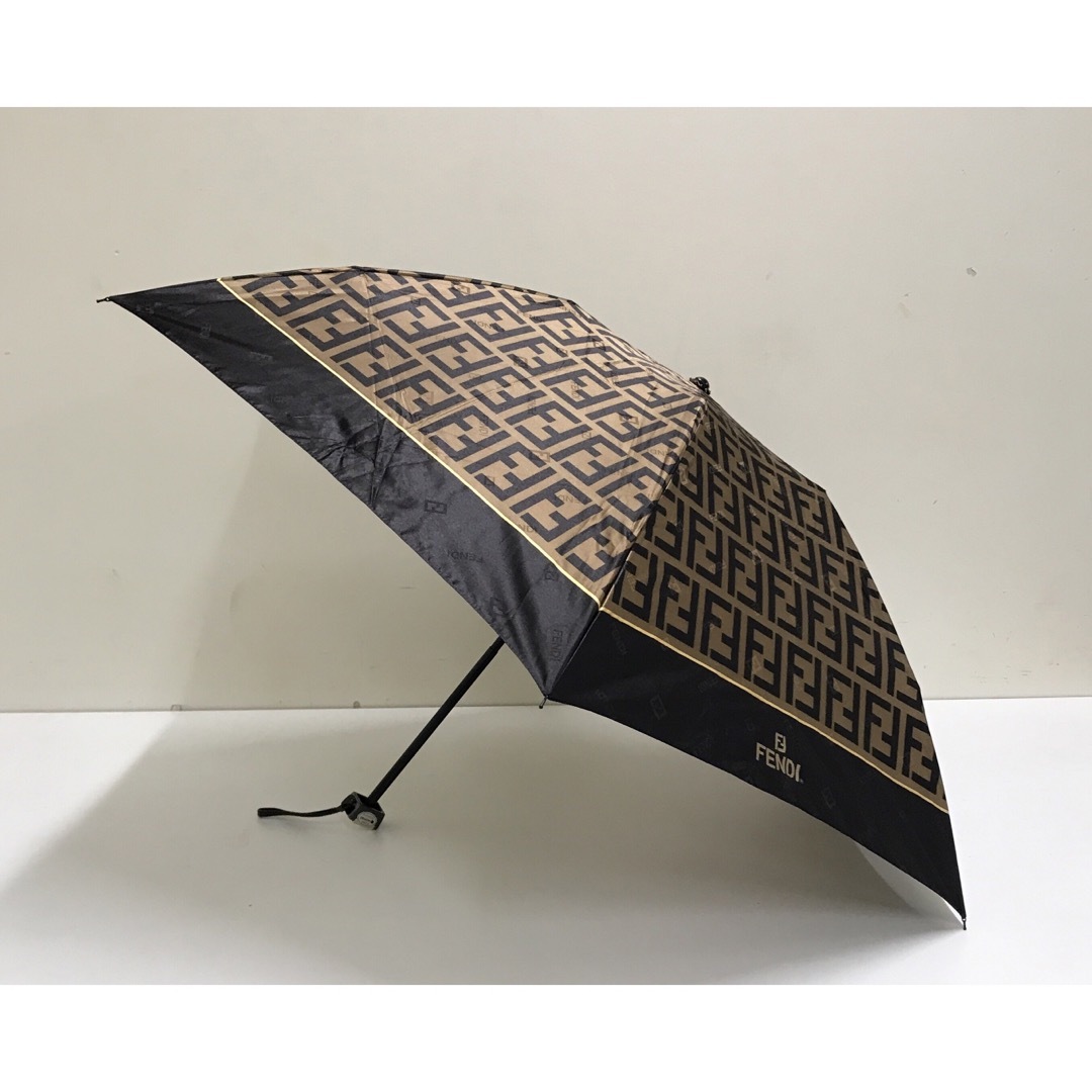 FENDI(フェンディ)の美品　フェンディ 折りたたみ傘　傘 レディースのファッション小物(傘)の商品写真