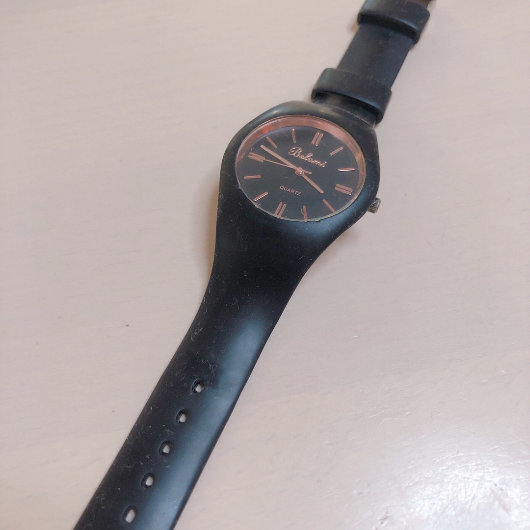 腕時計　アナログ　黒　ベラミ　クォーツ　シリコン　丸型　可愛い　防水 レディースのファッション小物(腕時計)の商品写真