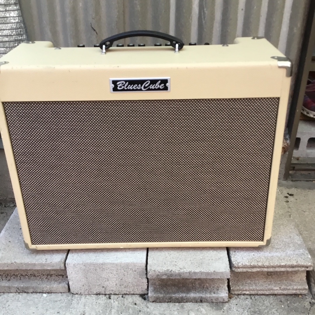 Roland(ローランド)のROLAND Bruce cube guitar amp 楽器のギター(ギターアンプ)の商品写真