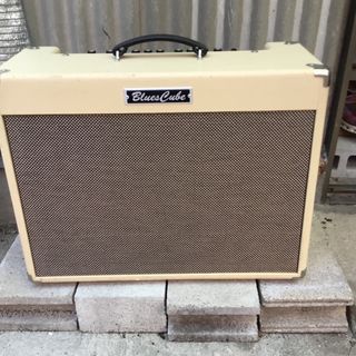 ROLAND Bruce cube guitar amp