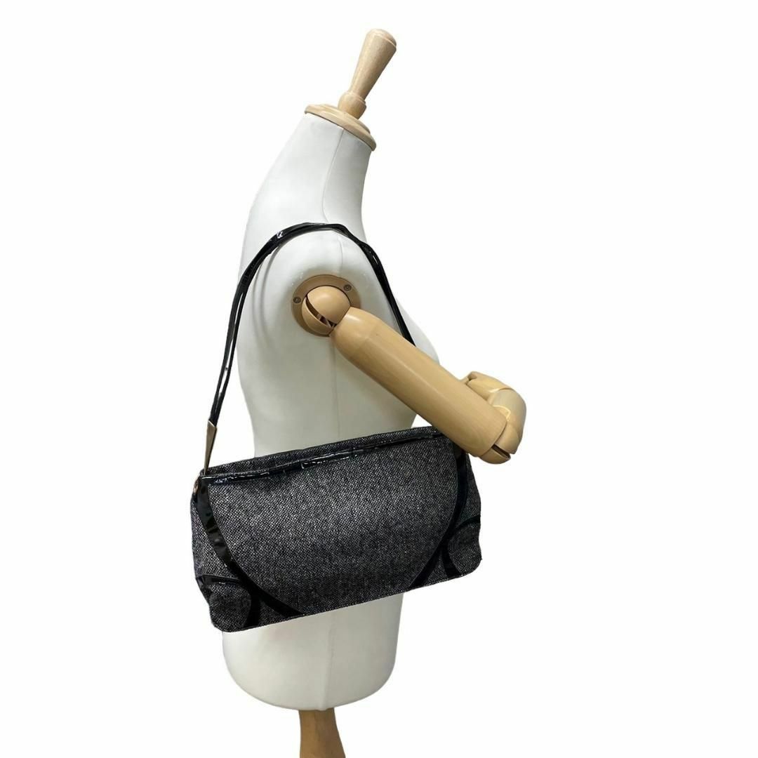 Bottega Veneta(ボッテガヴェネタ)のボッテガヴェネタ　E1 ハンドバッグ　肩掛け　ワンショルダーバッグ　グレー レディースのバッグ(ハンドバッグ)の商品写真