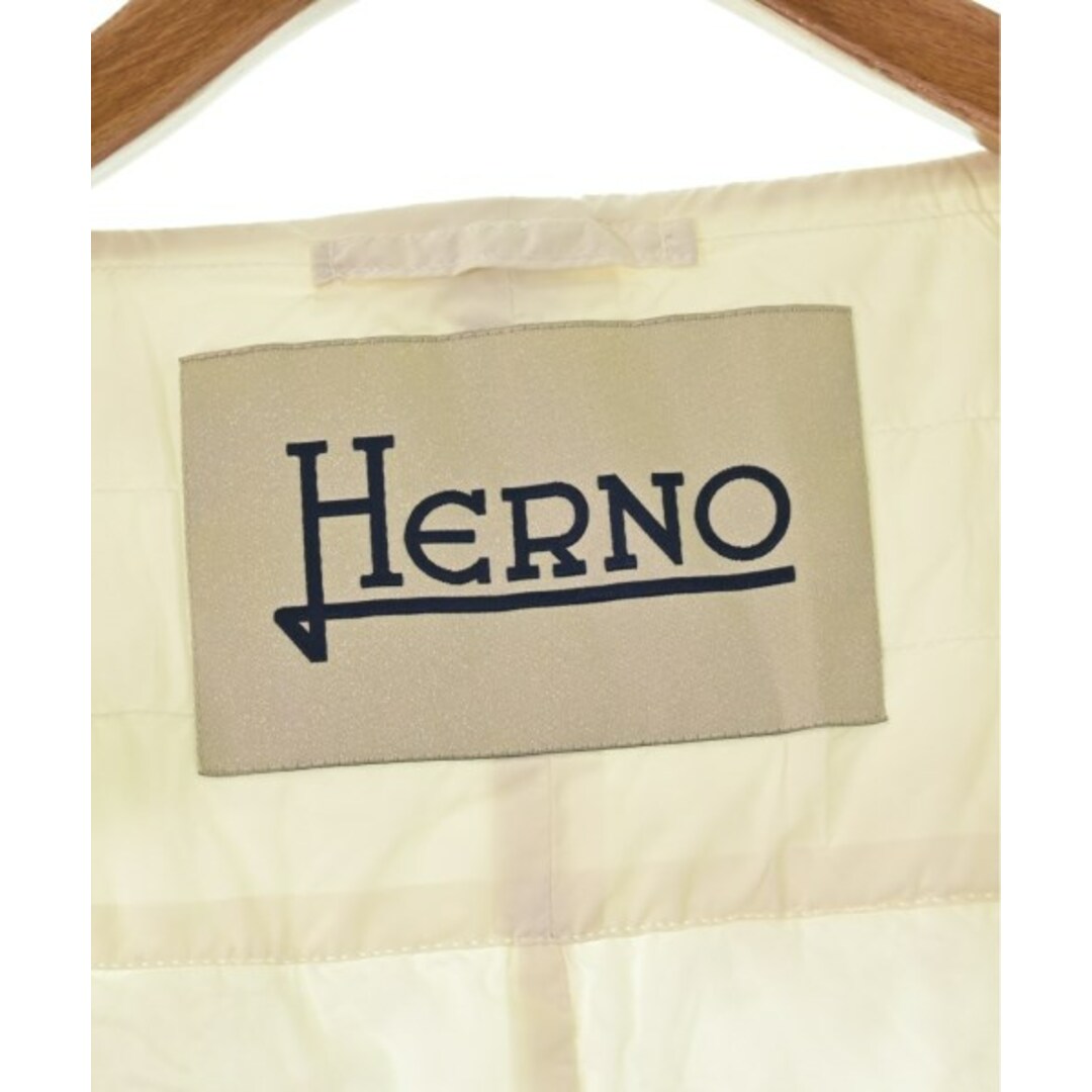 HERNO(ヘルノ)のHERNO ヘルノ ダウンジャケット/ダウンベスト 40(M位) アイボリー 【古着】【中古】 レディースのジャケット/アウター(ダウンジャケット)の商品写真
