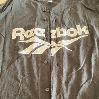 リーボック(Reebok)のリーボックのベースボールシャツです。綺麗に梱包📦して配送します。(シャツ)