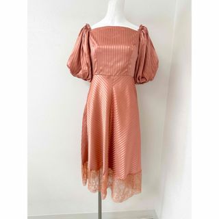 エイソス(asos)の新品未使用⭐︎Little Mistress ストライプ柄サテンドレス S(ミディアムドレス)