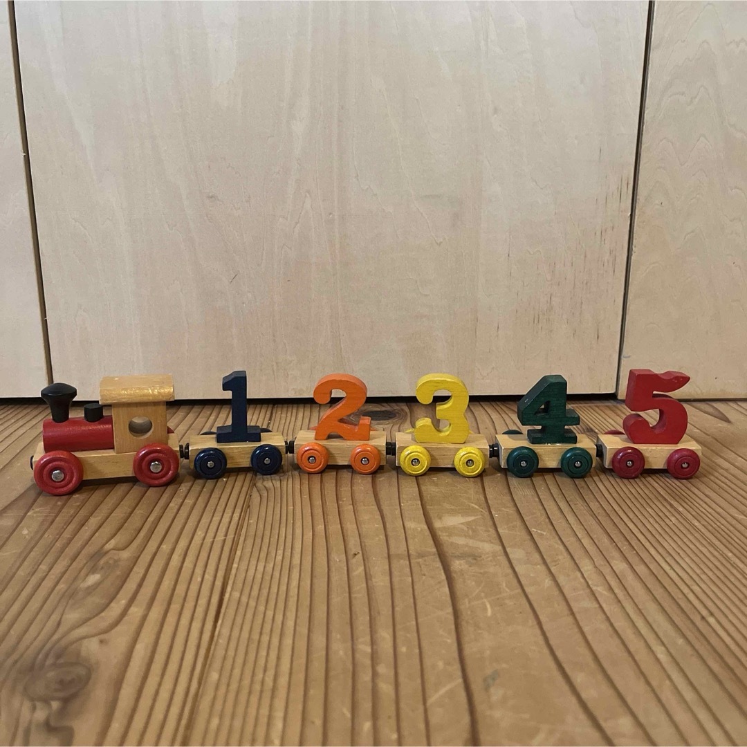BRIO(ブリオ)の木製の列車や車　レール　ブリオのまとめ キッズ/ベビー/マタニティのおもちゃ(電車のおもちゃ/車)の商品写真