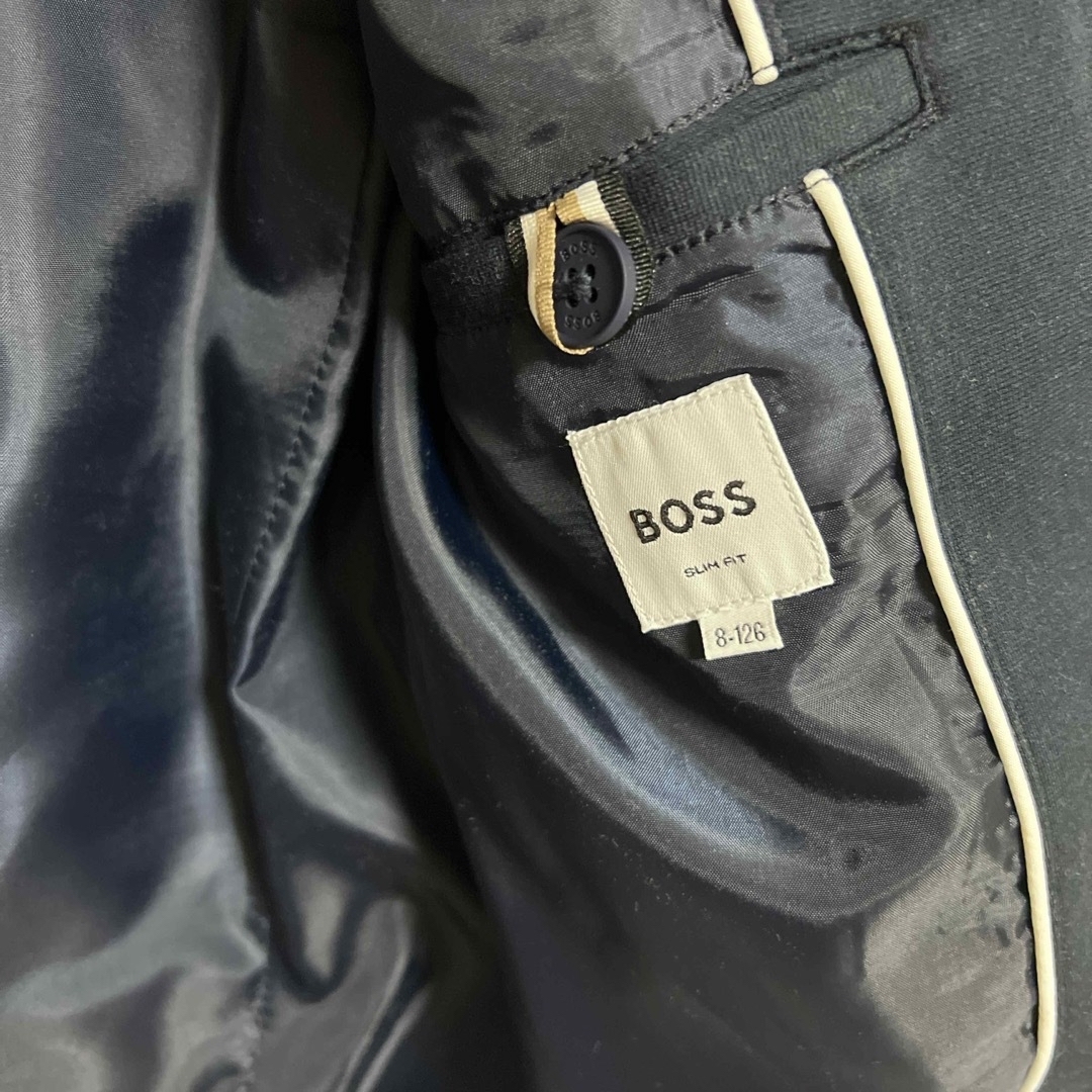 BOSS(ボス)のBOSS キッズスーツ　130サイズ キッズ/ベビー/マタニティのキッズ服男の子用(90cm~)(ドレス/フォーマル)の商品写真