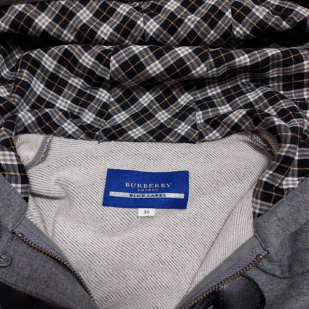 BURBERRY BLUE LABEL(バーバリーブルーレーベル)の美品☆バーバリーブルーレーベル ノバチェックダッフルコート 38 M グレー レディースのジャケット/アウター(ダッフルコート)の商品写真