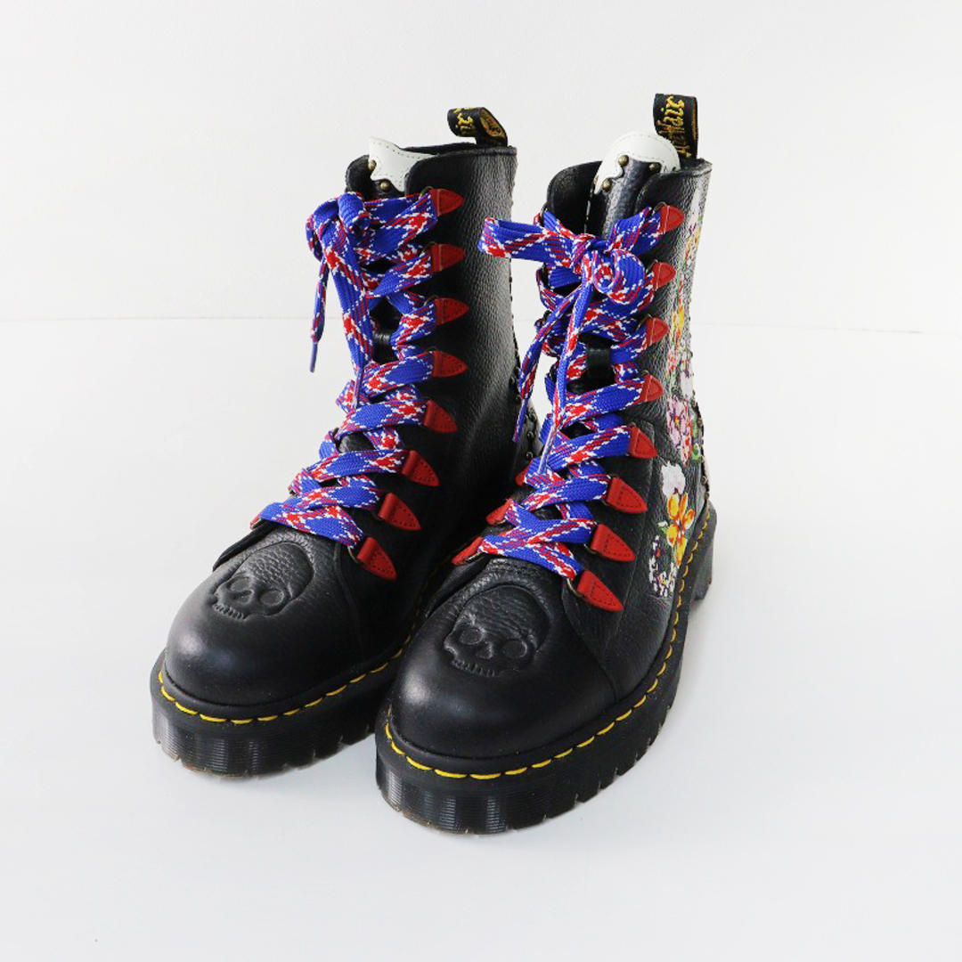 Dr.Martens(ドクターマーチン)の美品 ドクターマーチン Dr.Martens NYBERG 高級フラワー刺繍スカルエンボスナッパレザー8ホールブーツ UK6/純正紐替【2400013774956】 レディースの靴/シューズ(ブーツ)の商品写真