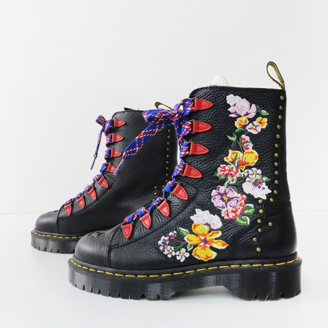 Dr.Martens(ドクターマーチン)の美品 ドクターマーチン Dr.Martens NYBERG 高級フラワー刺繍スカルエンボスナッパレザー8ホールブーツ UK6/純正紐替【2400013774956】 レディースの靴/シューズ(ブーツ)の商品写真