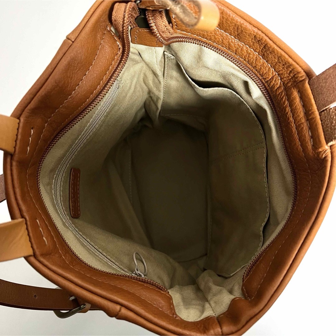 Dakota(ダコタ)のDakota ノクト レザー リュックサック 本革 キャメル レディースのバッグ(リュック/バックパック)の商品写真