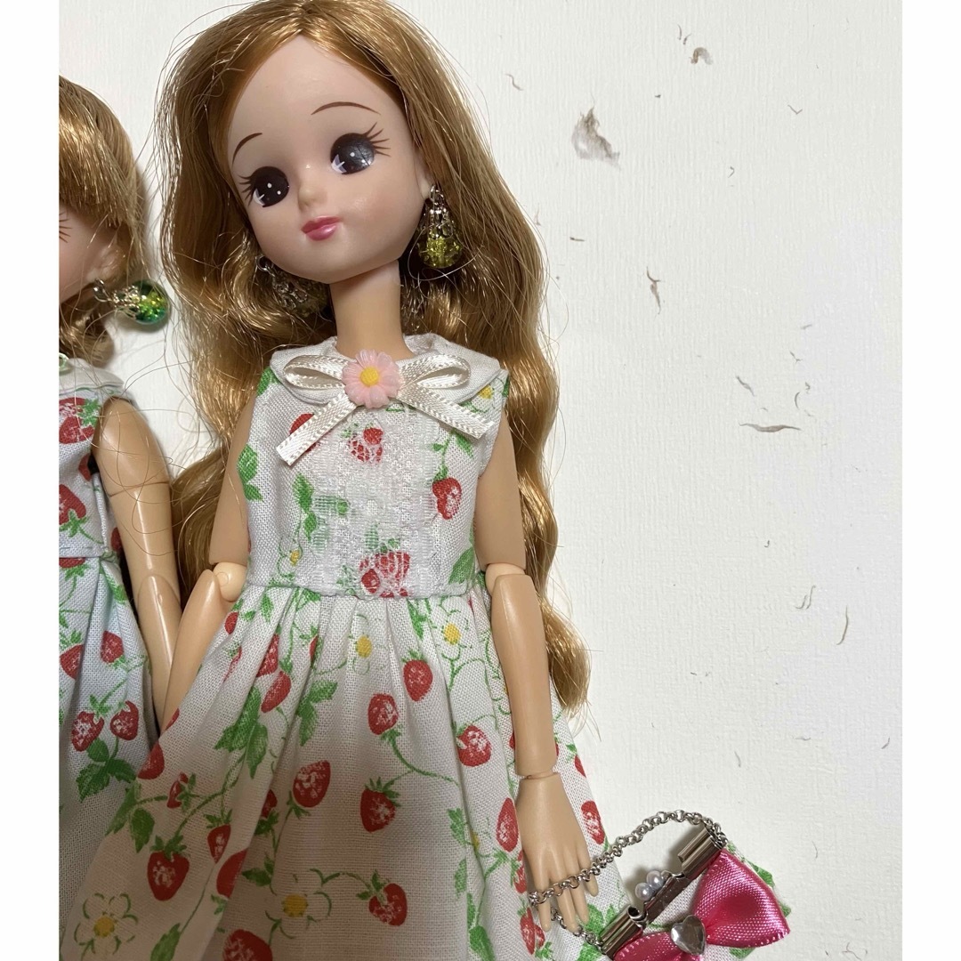リカちゃん　在庫整理のイチゴ双子コーデ ハンドメイドのぬいぐるみ/人形(その他)の商品写真