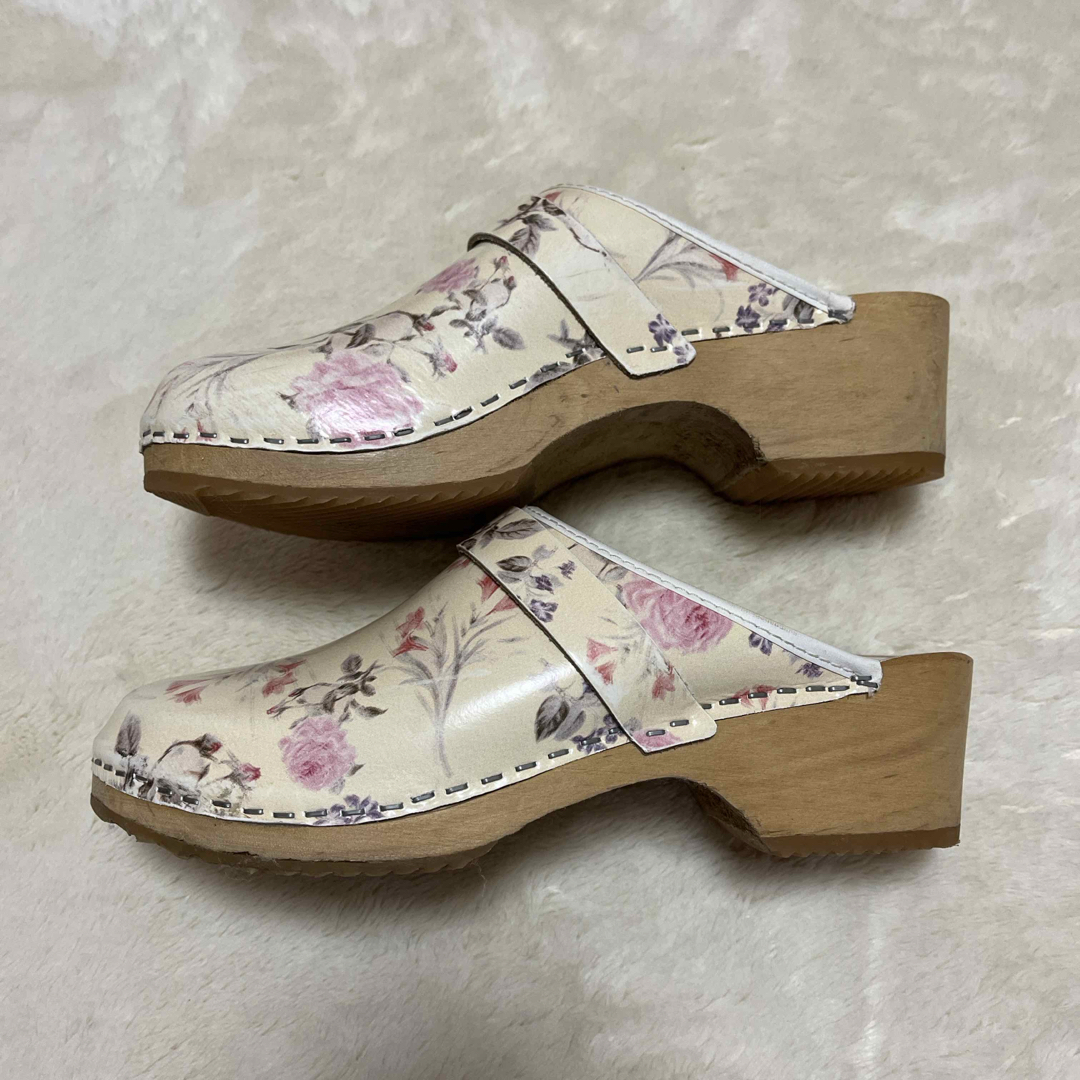 MOHEDA TOFFELN(モヘダトフェール)のMOHEDA  TOFFELN  花柄サボ レディースの靴/シューズ(サンダル)の商品写真