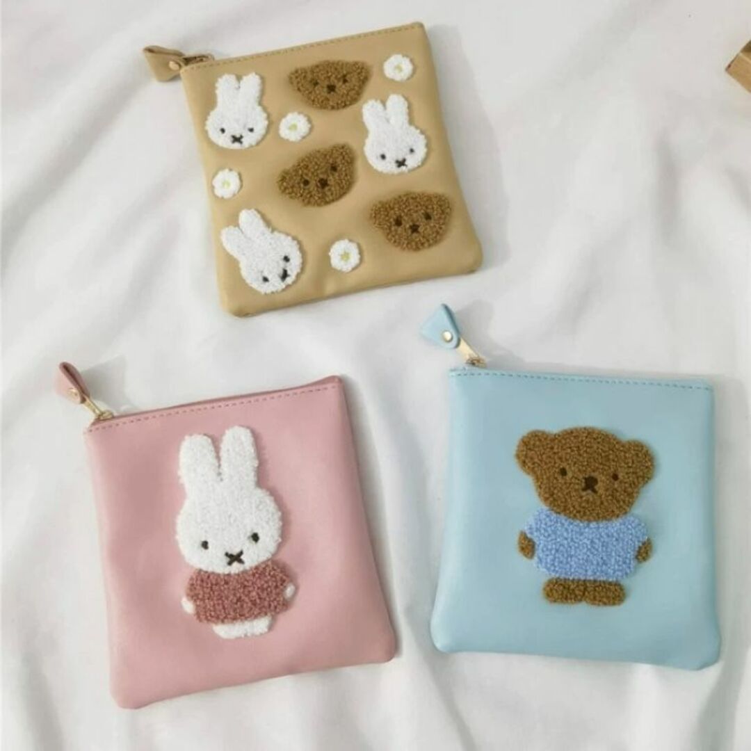 miffy(ミッフィー)のミッフィー＆ボリス　もこもこポーチ　13㎝×13㎝ レディースのファッション小物(ポーチ)の商品写真