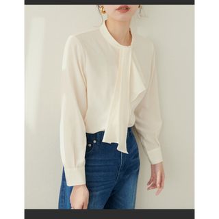 ナチュラルクチュール(natural couture)のボウタイ　ブラウス　最終値下げ(シャツ/ブラウス(長袖/七分))