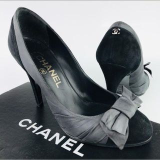 シャネル(CHANEL)の美品★CHANEL・スエードレザー切替 ココマークリボン パンプス(351/2)(ハイヒール/パンプス)