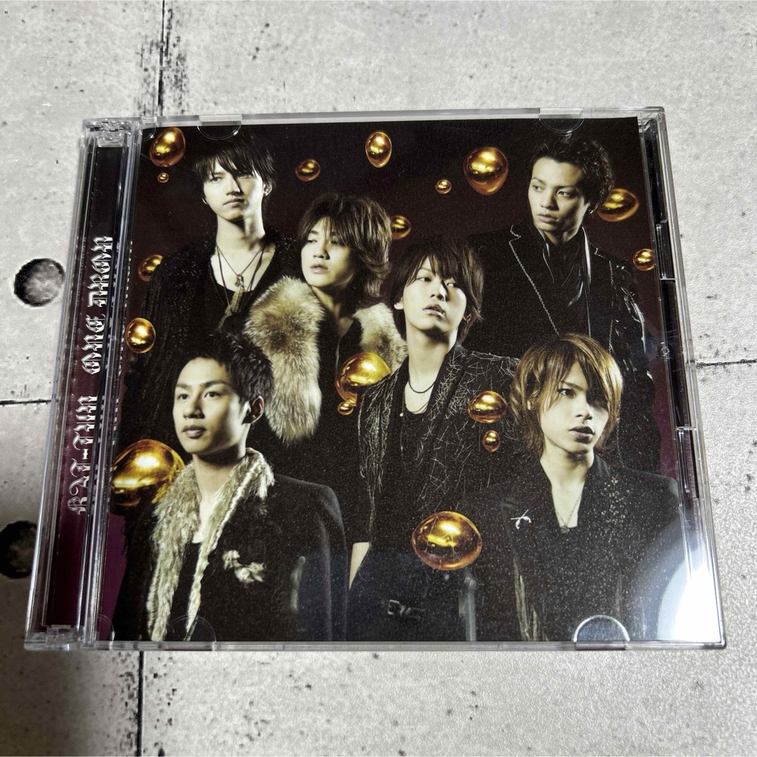 KAT-TUN(カトゥーン)のKAT-TUN「ONE DROP」初回限定盤 エンタメ/ホビーのCD(ポップス/ロック(邦楽))の商品写真