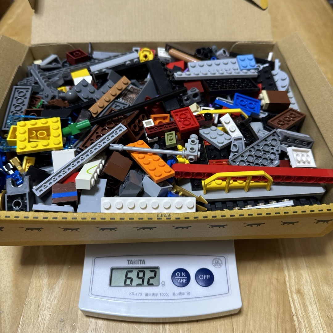 Lego(レゴ)のレゴ（lego）692g！まとめ売り 0.69kg　基本ブロック大量　中古 キッズ/ベビー/マタニティのおもちゃ(知育玩具)の商品写真