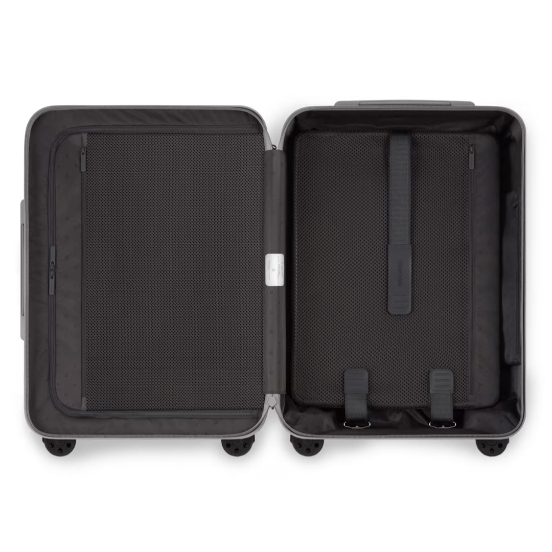 RIMOWA(リモワ)のRIMOWA リモワ Essential Sleeve 37L 機内持ち込み インテリア/住まい/日用品の日用品/生活雑貨/旅行(旅行用品)の商品写真