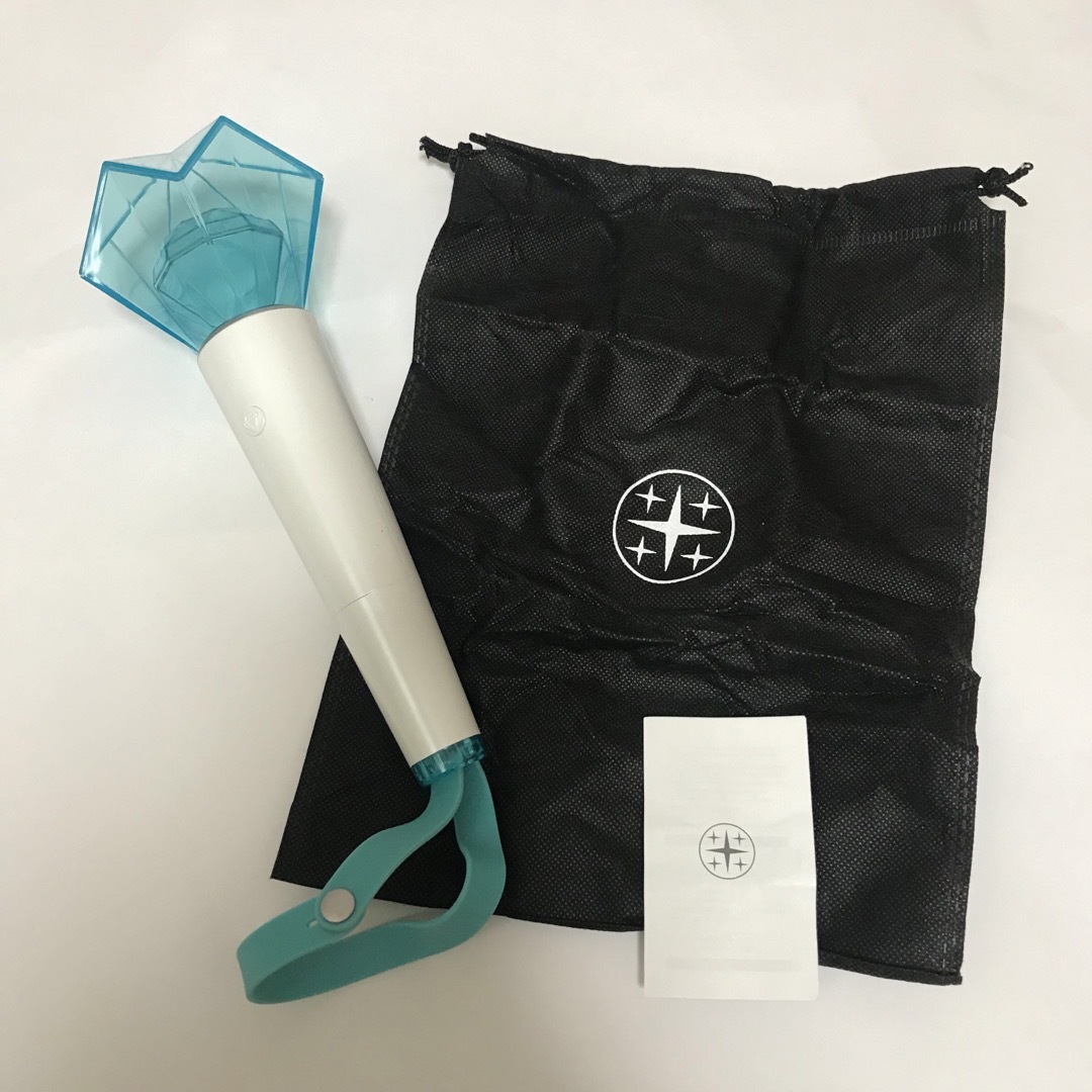 SHINee(シャイニー)のSHINee OFFICIAL FANLIGHT シャイニー　ペンライト　韓国 エンタメ/ホビーのタレントグッズ(アイドルグッズ)の商品写真