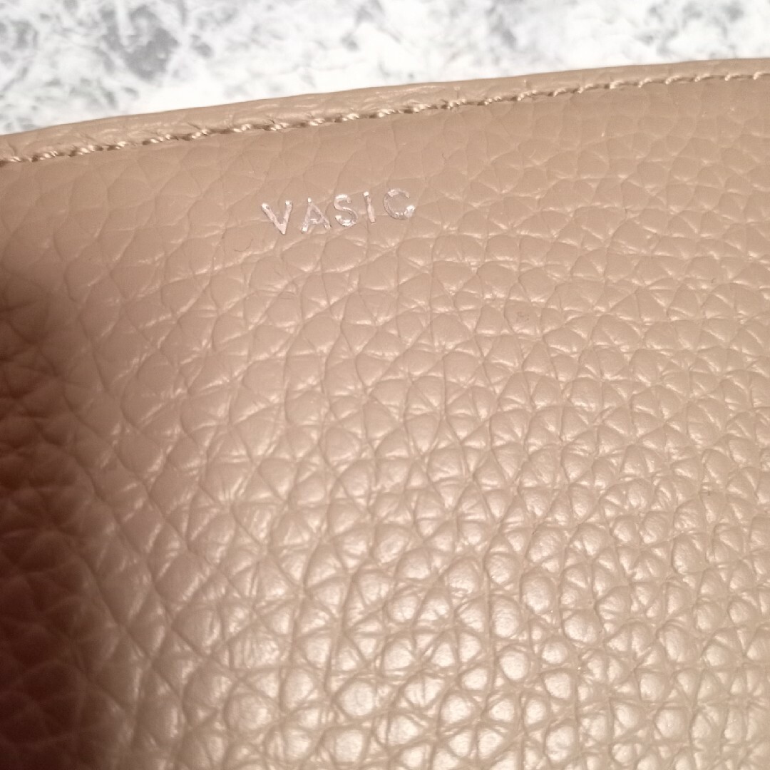 VASIC(ヴァジック)のVASIC ROUND MINI 二つ折り財布　ヴァジック　ウォレット レディースのファッション小物(財布)の商品写真