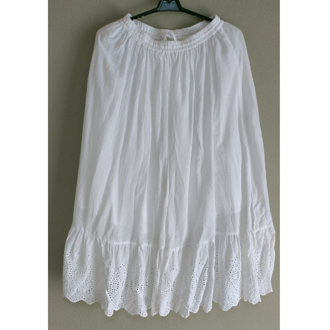 coen(コーエン)の【新品】スカート ホワイト フリーサイズ  インド製  タグ付き レディースのスカート(ロングスカート)の商品写真