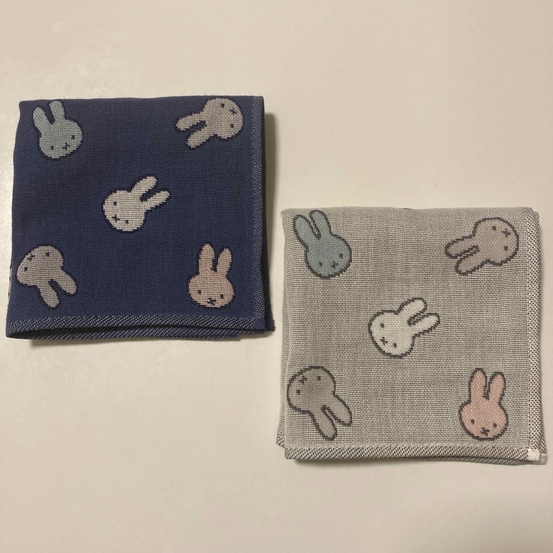 miffy(ミッフィー)の2枚ギフト　ミッフィー　ガーゼ　ハンカチ　タオル美術館 レディースのファッション小物(ハンカチ)の商品写真