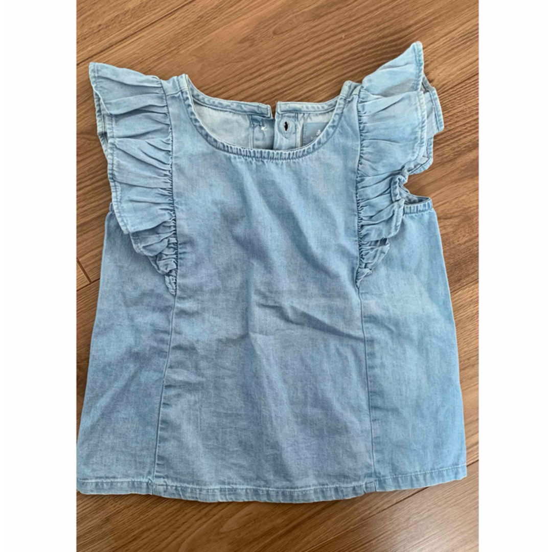 GAP(ギャップ)のbabyGAP トップス　ノースリーブ　95 キッズ/ベビー/マタニティのキッズ服女の子用(90cm~)(Tシャツ/カットソー)の商品写真