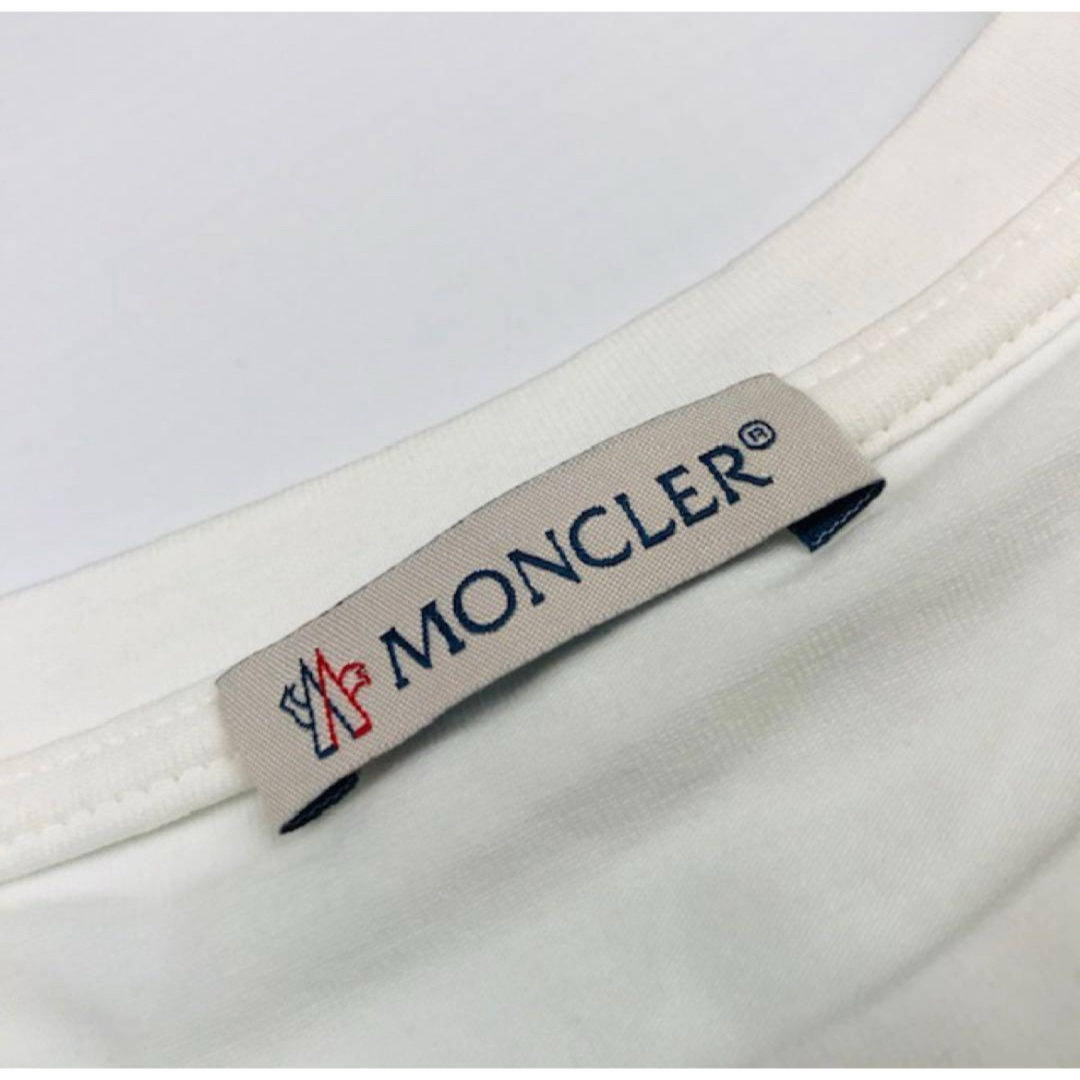 MONCLER(モンクレール)の美品★モンクレール・キッズ ワッペン付 フラワーデザインTシャツ(6A) キッズ/ベビー/マタニティのキッズ服女の子用(90cm~)(Tシャツ/カットソー)の商品写真