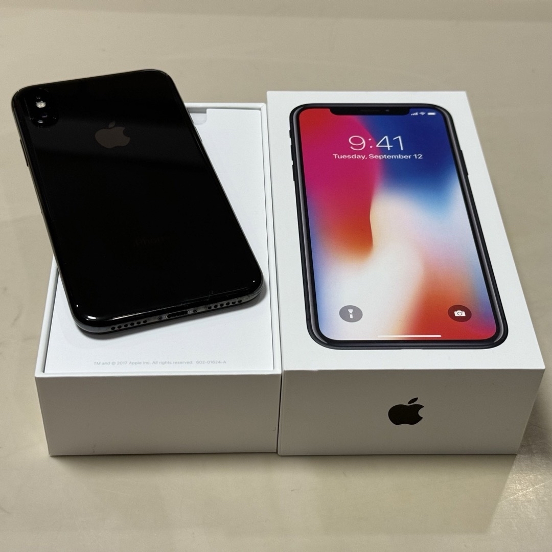 iPhone(アイフォーン)のiPhone X 64GB ブラック SIMフリー スマホ/家電/カメラのスマートフォン/携帯電話(スマートフォン本体)の商品写真