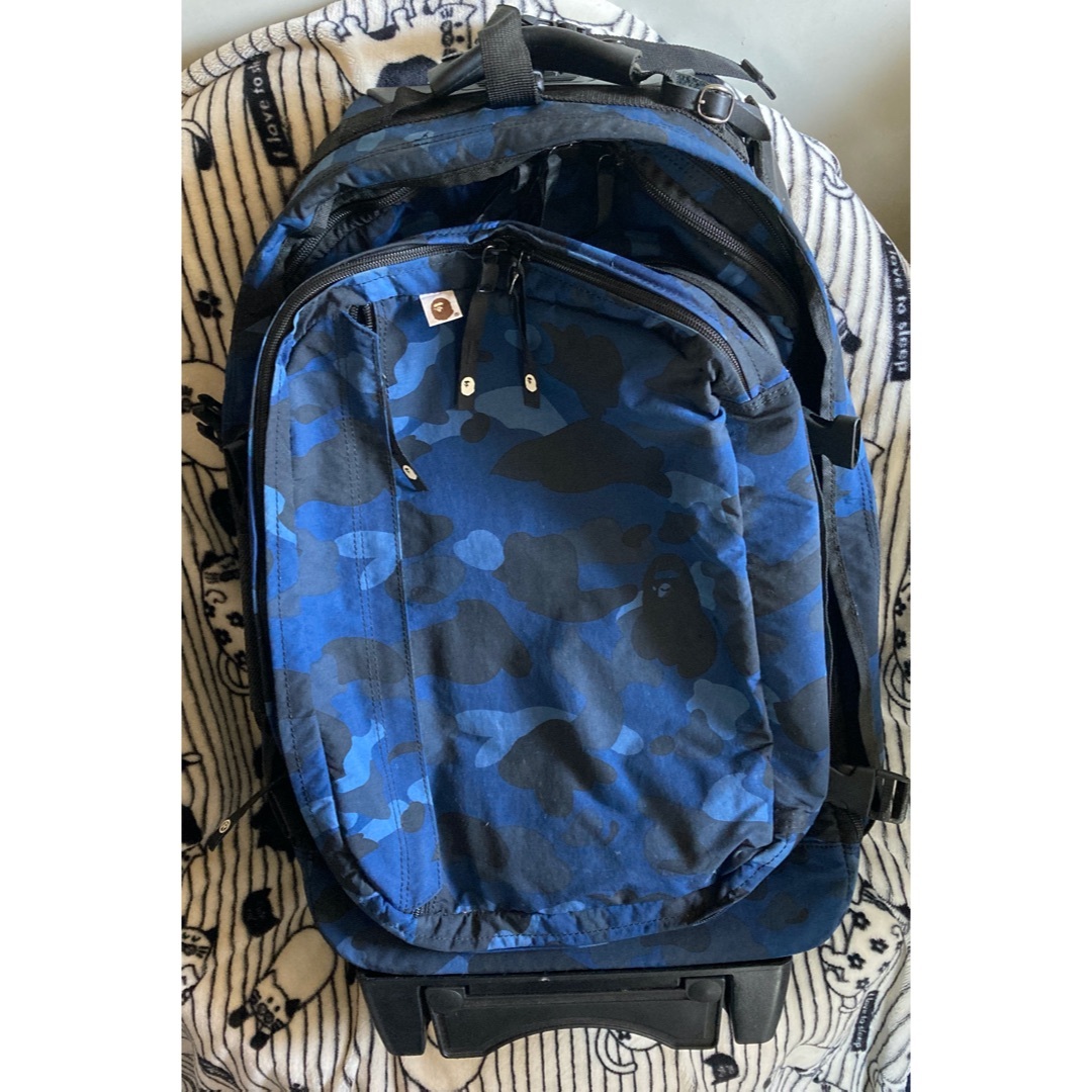 A BATHING APE(アベイシングエイプ)のA BATHING APE/エイプ　青カモフラ　キャリーケース/キャリーバッグ メンズのバッグ(トラベルバッグ/スーツケース)の商品写真