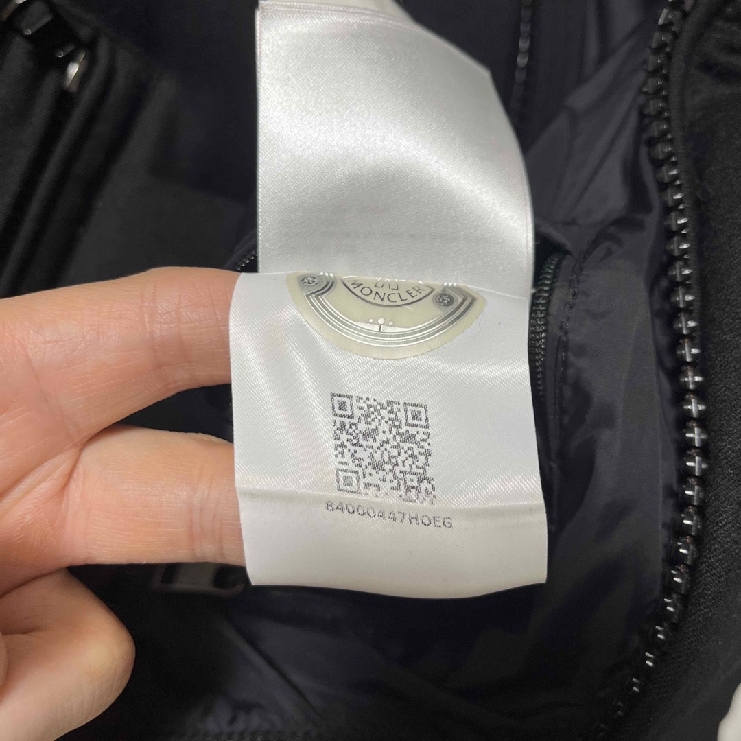 MONCLER(モンクレール)の国内正規品 MONCLER モンクレール モンジュネーブル ブラック サイズ0 メンズのジャケット/アウター(ダウンジャケット)の商品写真