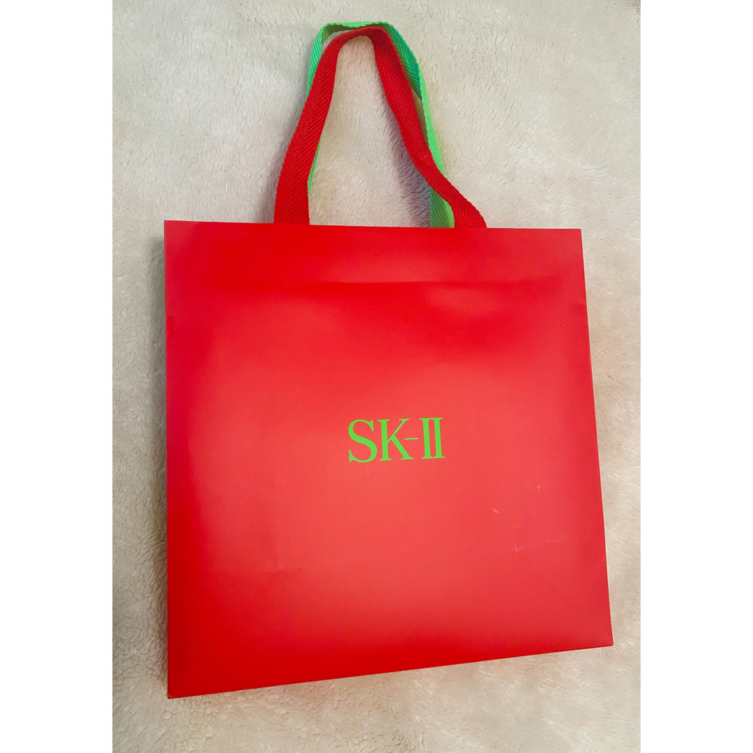 SK-II(エスケーツー)のSK-IIのクリスマス限定紙袋 未使用　自宅保管 レディースのバッグ(ショップ袋)の商品写真