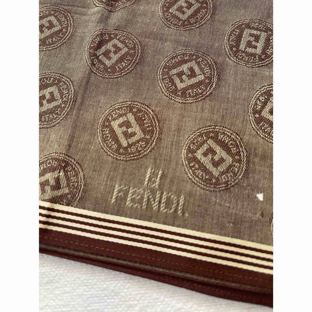 FENDI(フェンディ)の未使用品　FENDI他、エンジ〜ブラウン系ハンカチ3枚 レディースのファッション小物(ハンカチ)の商品写真