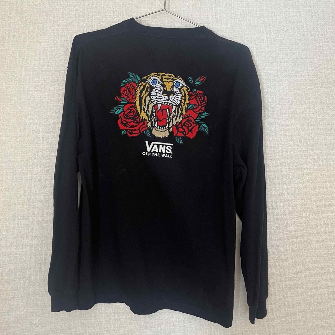 VANS(ヴァンズ)のVANS 虎 刺繍 ロングTシャツ メンズのトップス(Tシャツ/カットソー(七分/長袖))の商品写真