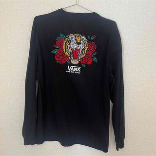 ヴァンズ(VANS)のVANS 虎 刺繍 ロングTシャツ(Tシャツ/カットソー(七分/長袖))