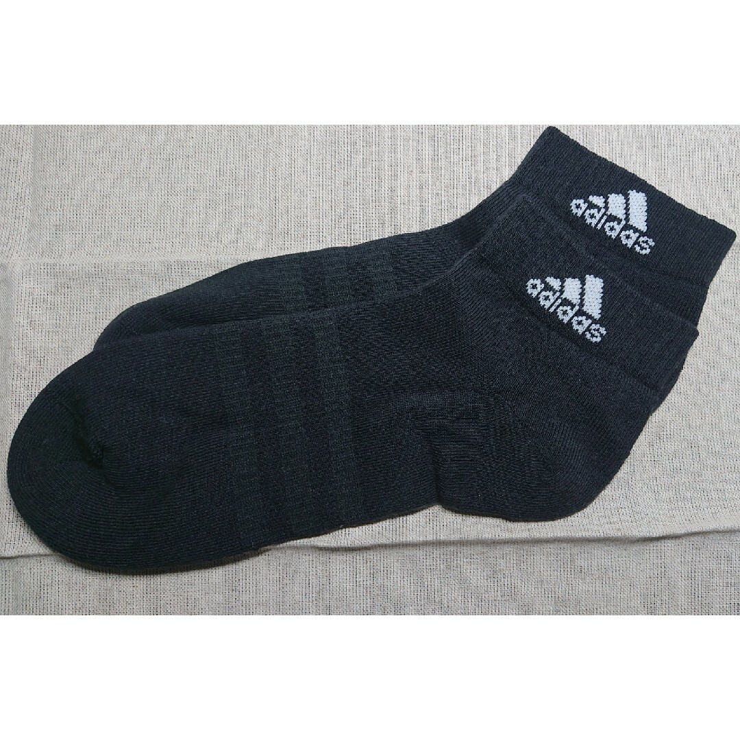 adidas(アディダス)の○アディダス製○靴下○一足分○Mサイズ○おまけ付き メンズのレッグウェア(ソックス)の商品写真