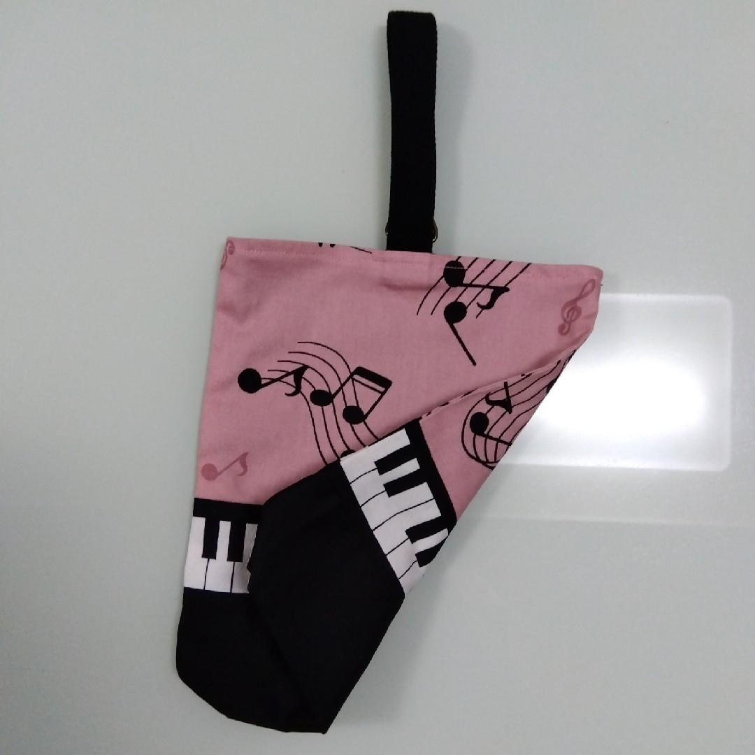 ピンク五線譜×鍵盤上履き入れ ハンドメイドのキッズ/ベビー(外出用品)の商品写真